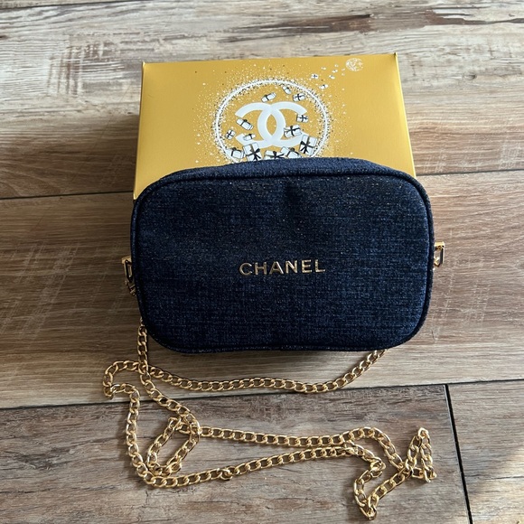 NEW CHANEL COSMETIC BAG BLUE SPARKLE - Picture 3 of 13